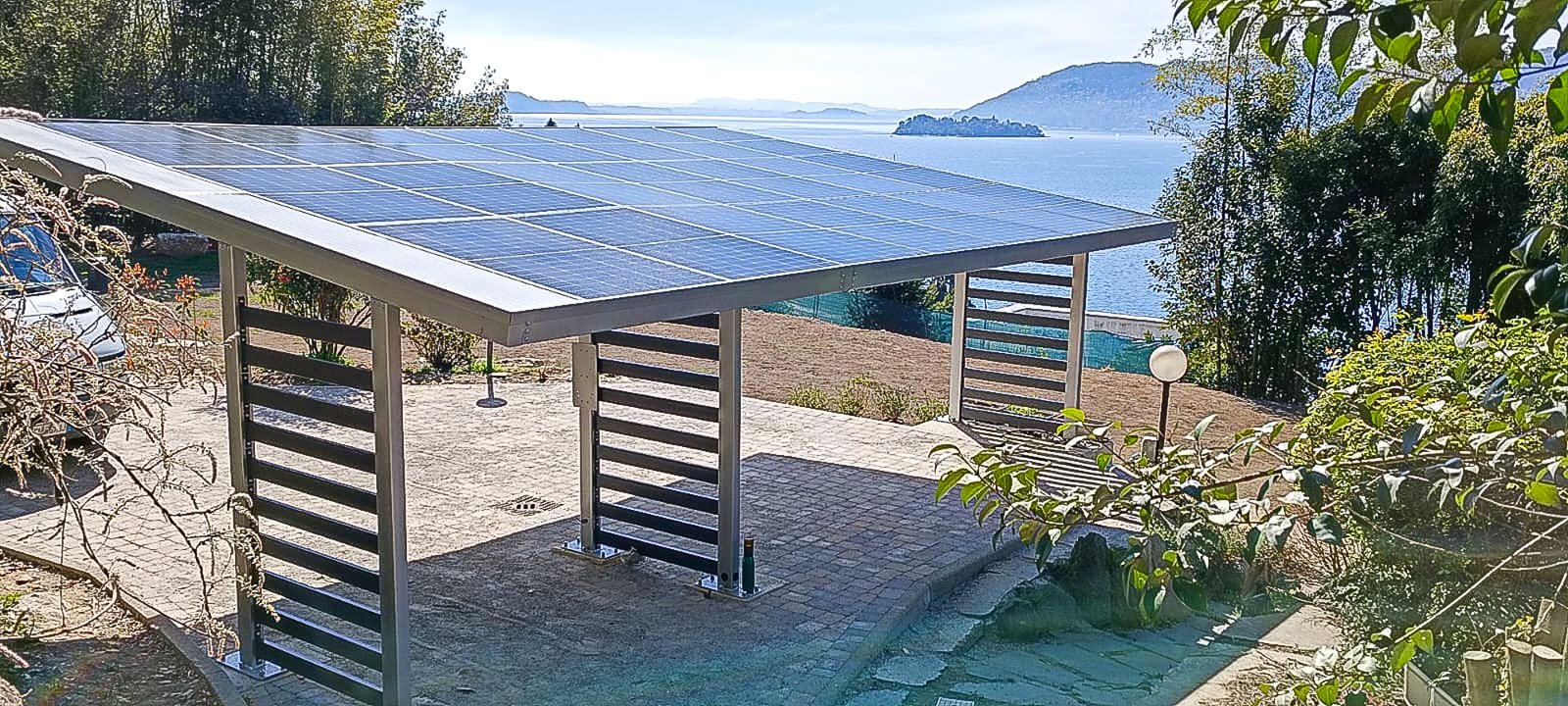 Pensilina fotovoltaica Centauro a tre posti auto in acciaio